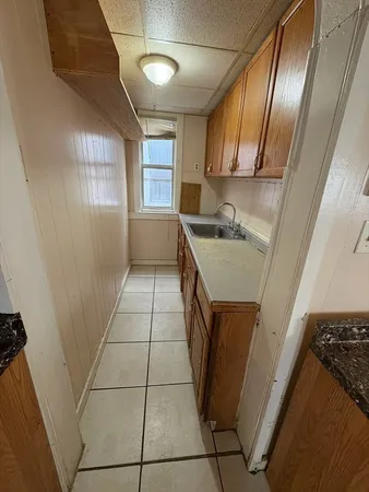 $2,800 | 220 East Eagle Street, Unit 3, Boston, MA 02128