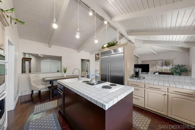 $1,247,500 | 719 Singing Trails Drive, El Cajon, CA 92019
