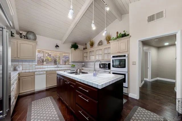 $1,247,500 | 719 Singing Trails Drive, El Cajon, CA 92019