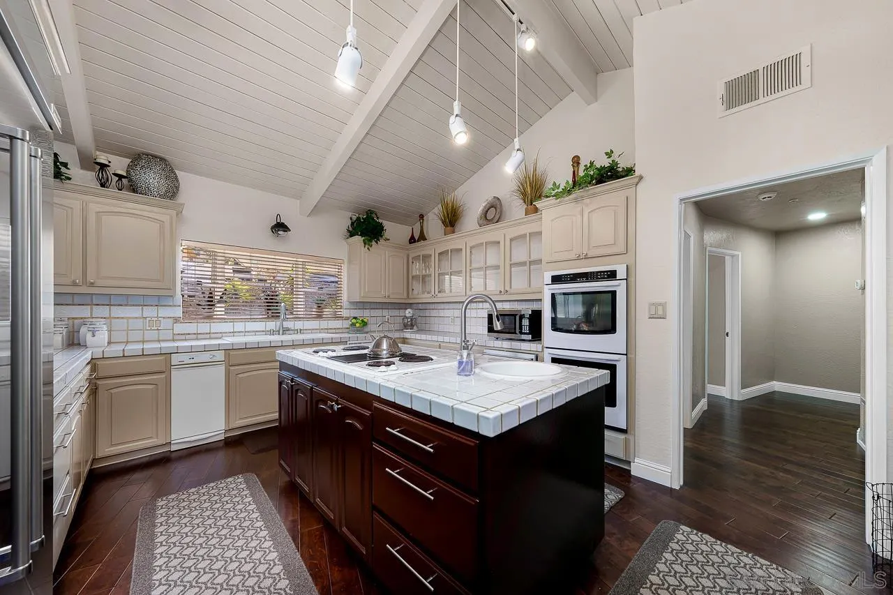 719 Singing Trails Drive El Cajon, CA 92019 - Photo 12 of 73