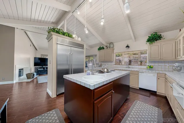 $1,247,500 | 719 Singing Trails Drive, El Cajon, CA 92019