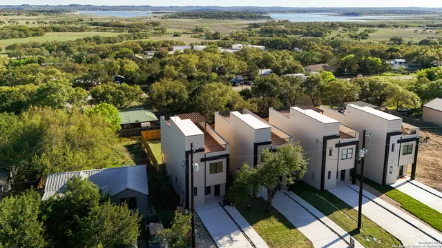 $379,000 | 644 Canyon Cir Drive, Canyon Lake, TX 78133