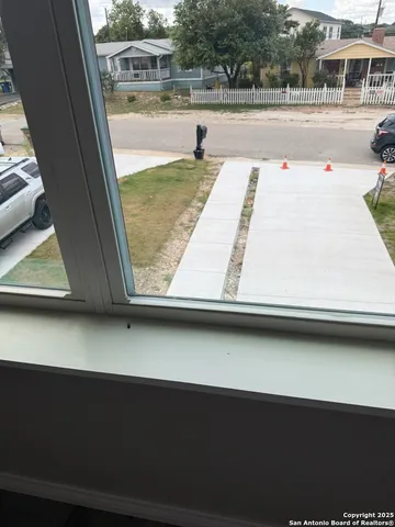 $379,000 | 644 Canyon Cir Drive, Canyon Lake, TX 78133