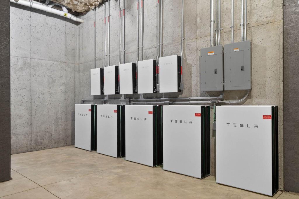 1050 Hamilton Road Northwest Kennesaw, GA 30152 - Photo 47 of 72 a view of kitchen with washer and dryer
