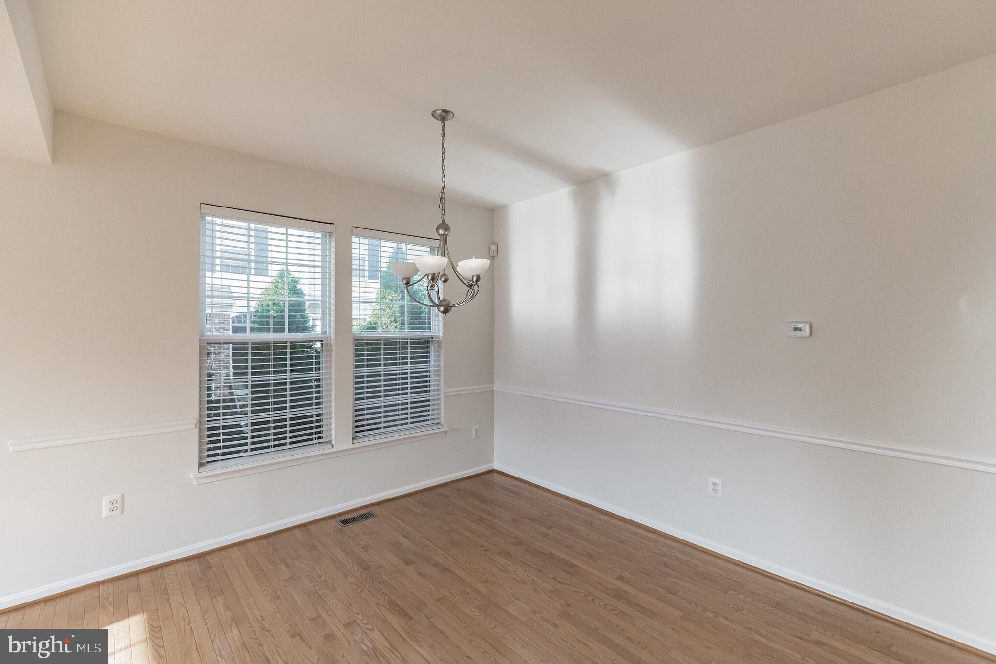 4172 Bell Ridge Court Chantilly, VA 20151 - Photo 5 of 35 Gallery Image 5