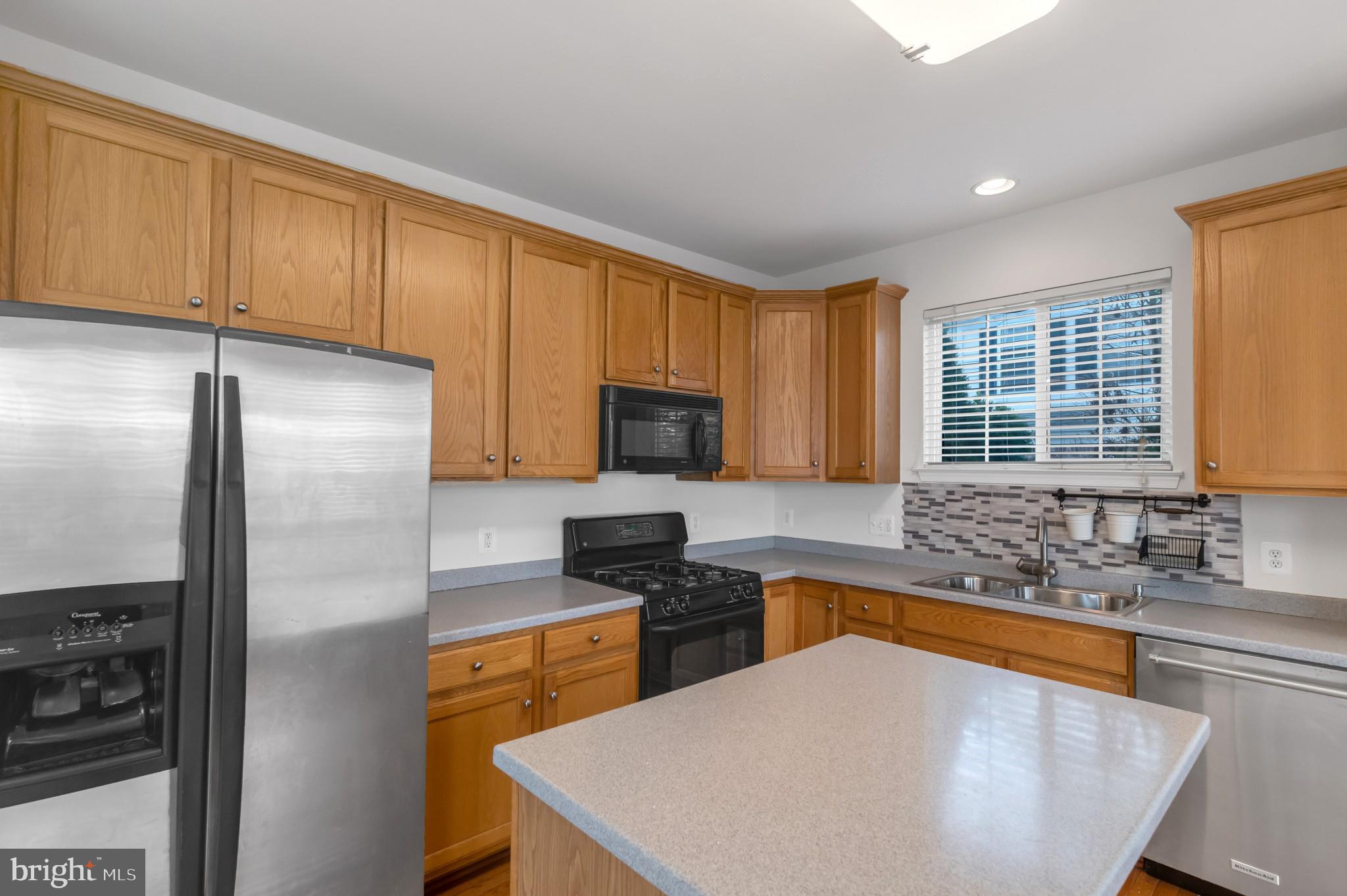 4172 Bell Ridge Court Chantilly, VA 20151 - Photo 6 of 35 Gallery Image 6