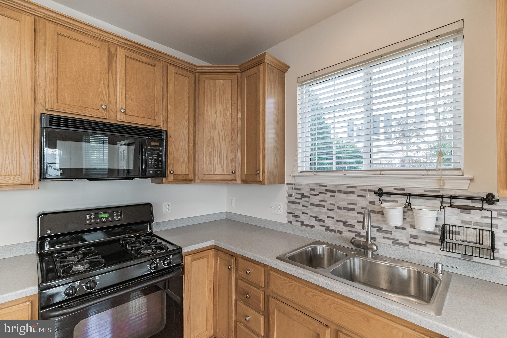 4172 Bell Ridge Court Chantilly, VA 20151 - Photo 9 of 35 Gallery Image 9