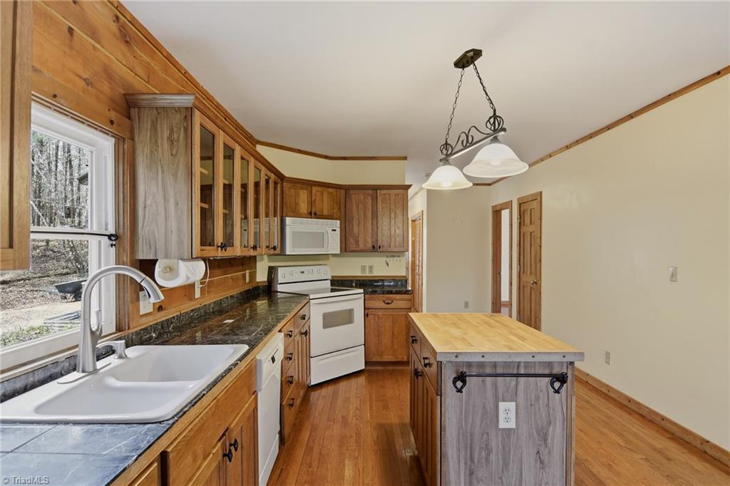 2455 Beroth Road Pfafftown, NC 27040 - Photo 13 of 38