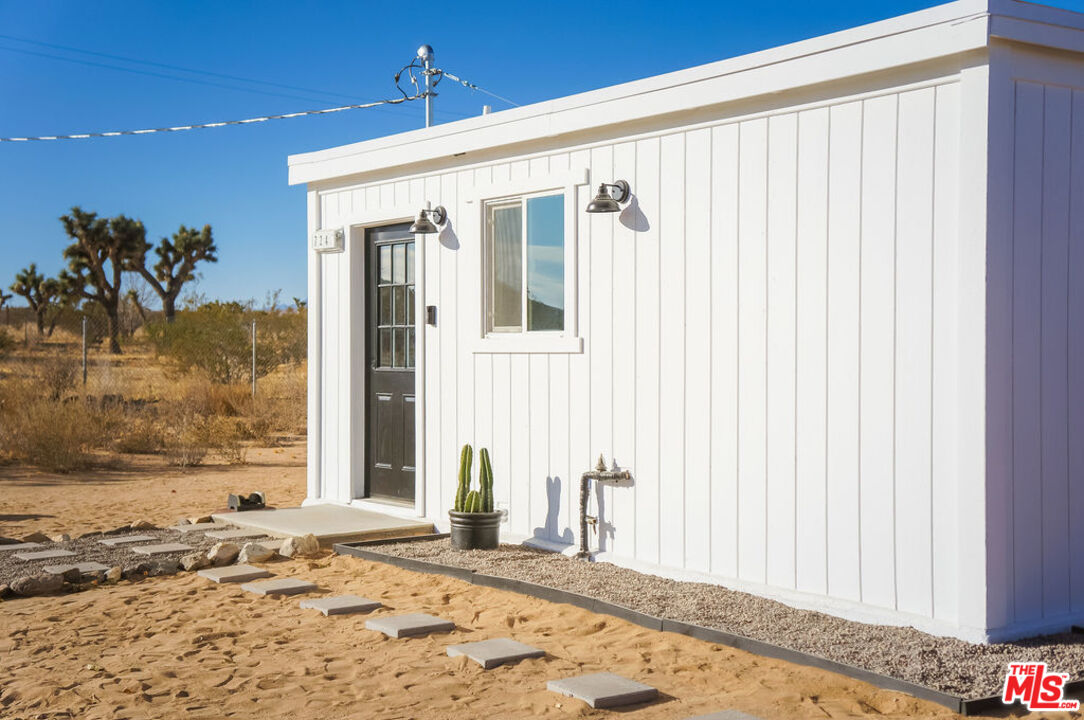 724 Becker Road Landers, CA 92285 - Photo 23 of 24 Gallery Image 23