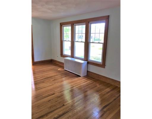 87 Hartford Terrace Springfield, MA 01118 - Photo 4 of 24