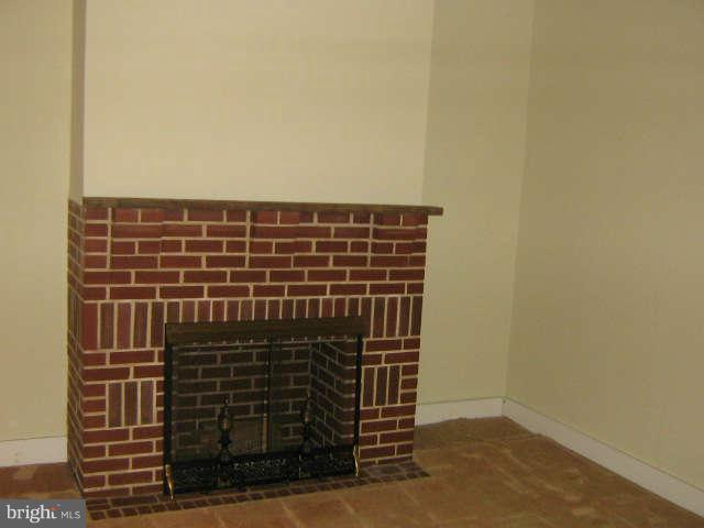 4306 Ridge Road Baltimore, MD 21236 - Photo 2 of 24 Living Room