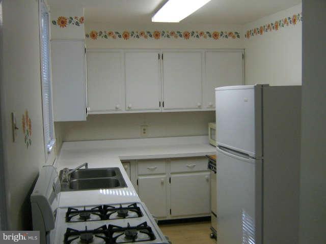 4306 Ridge Road Baltimore, MD 21236 - Photo 13 of 24 Kitchen