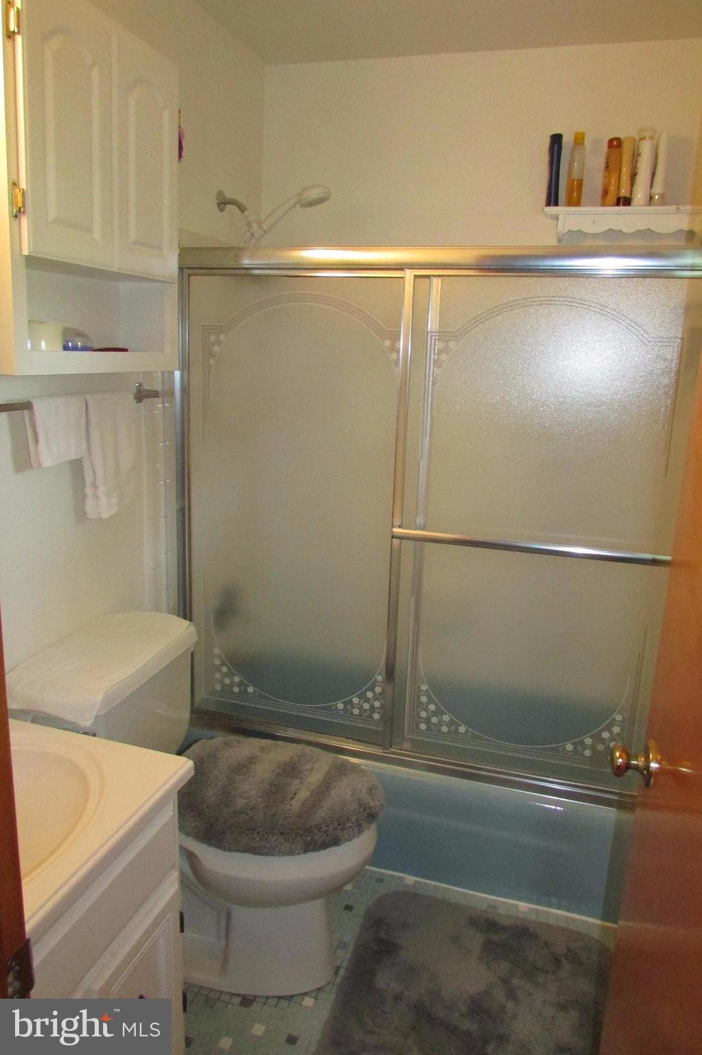 14800 Schaeffer Road Boyds, MD 20841 - Photo 16 of 27 Master bath