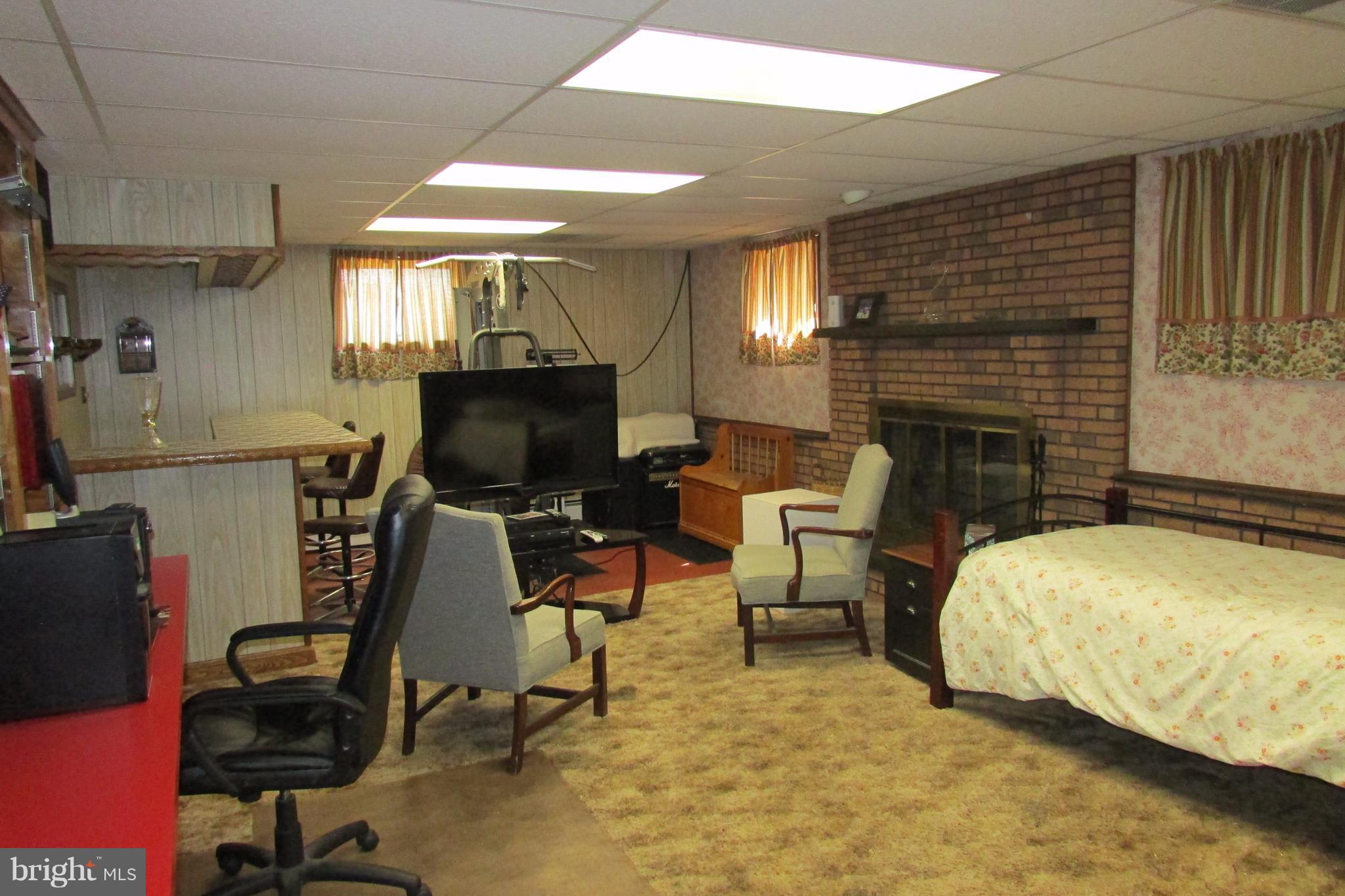 14800 Schaeffer Road Boyds, MD 20841 - Photo 20 of 27 Family Room