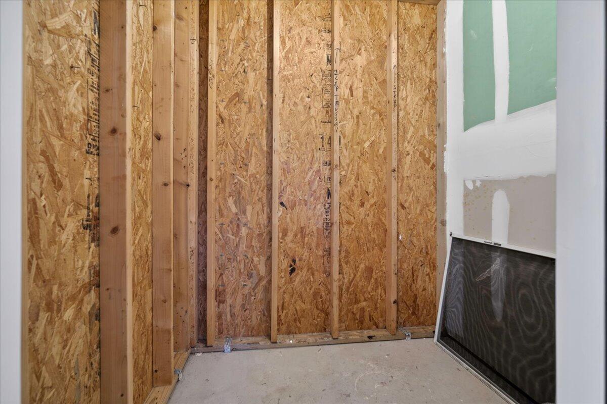 7360 Suncatcher Drive Hanahan, SC 29410 - Photo 27 of 40 27-7360 Suncatcher Drive-24