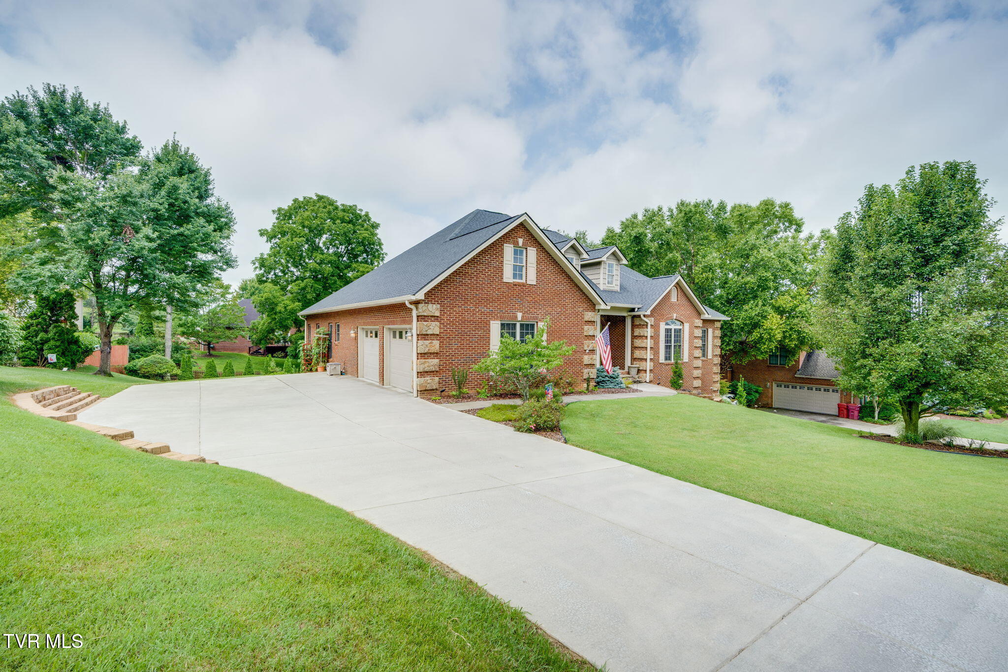 120 Reed Circle Johnson City, TN 37601 - Photo 3 of 40 002