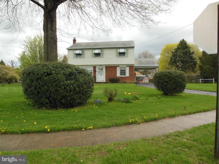 131 Meetinghouse Road Hatboro, PA 19040 - Photo 3 of 23 Front Yard