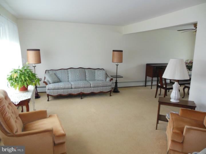 131 Meetinghouse Road Hatboro, PA 19040 - Photo 5 of 23 Living Room