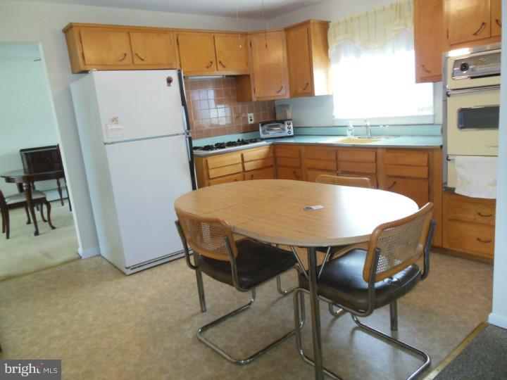 131 Meetinghouse Road Hatboro, PA 19040 - Photo 8 of 23 Kitchen