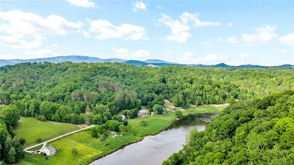 $299,989 | 7 Legra Road, Grassy Creek, NC 28631