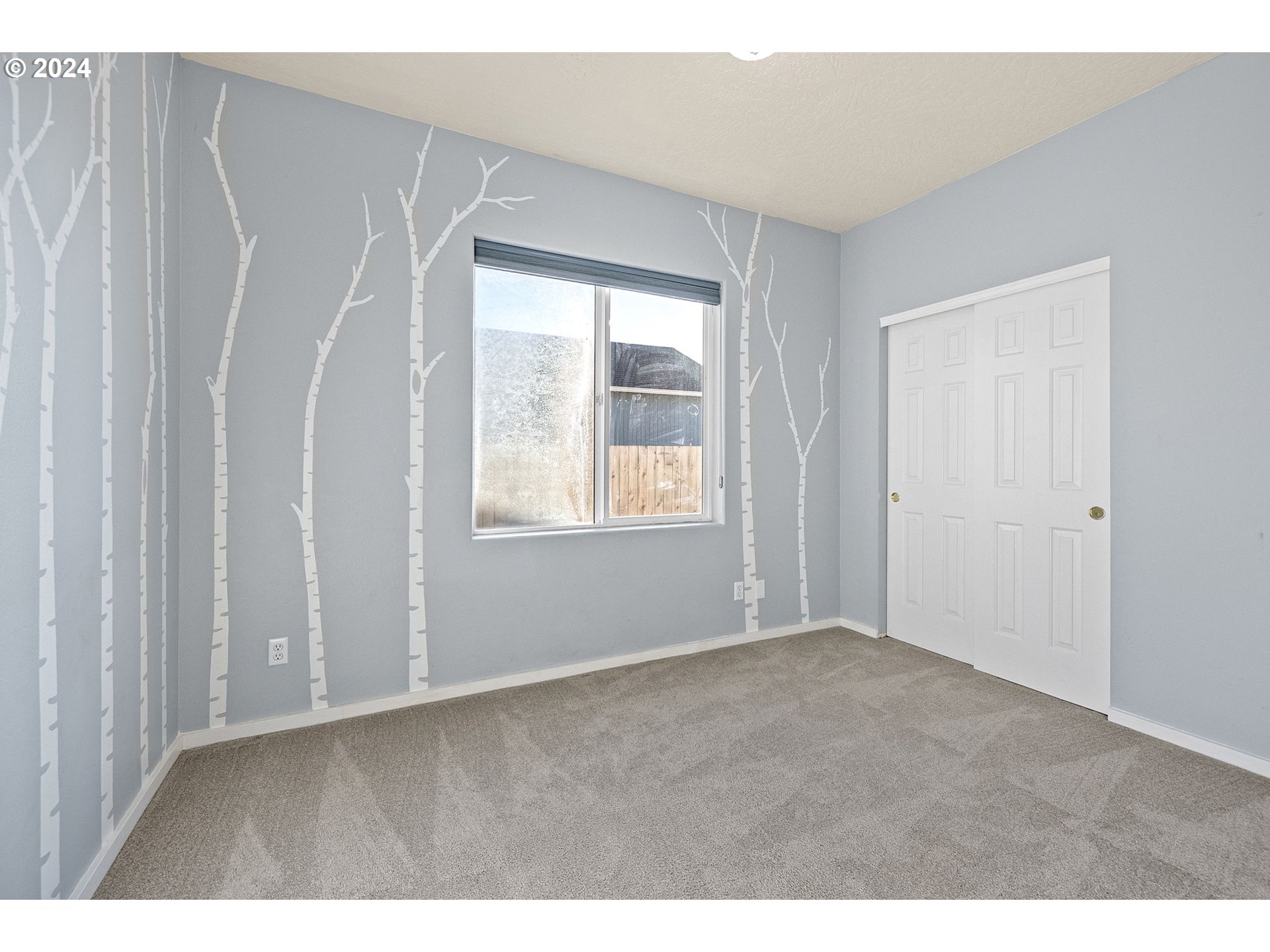 1529 South 59th Street Springfield, OR 97478 - Photo 24 of 38 a view of an empty room with a window