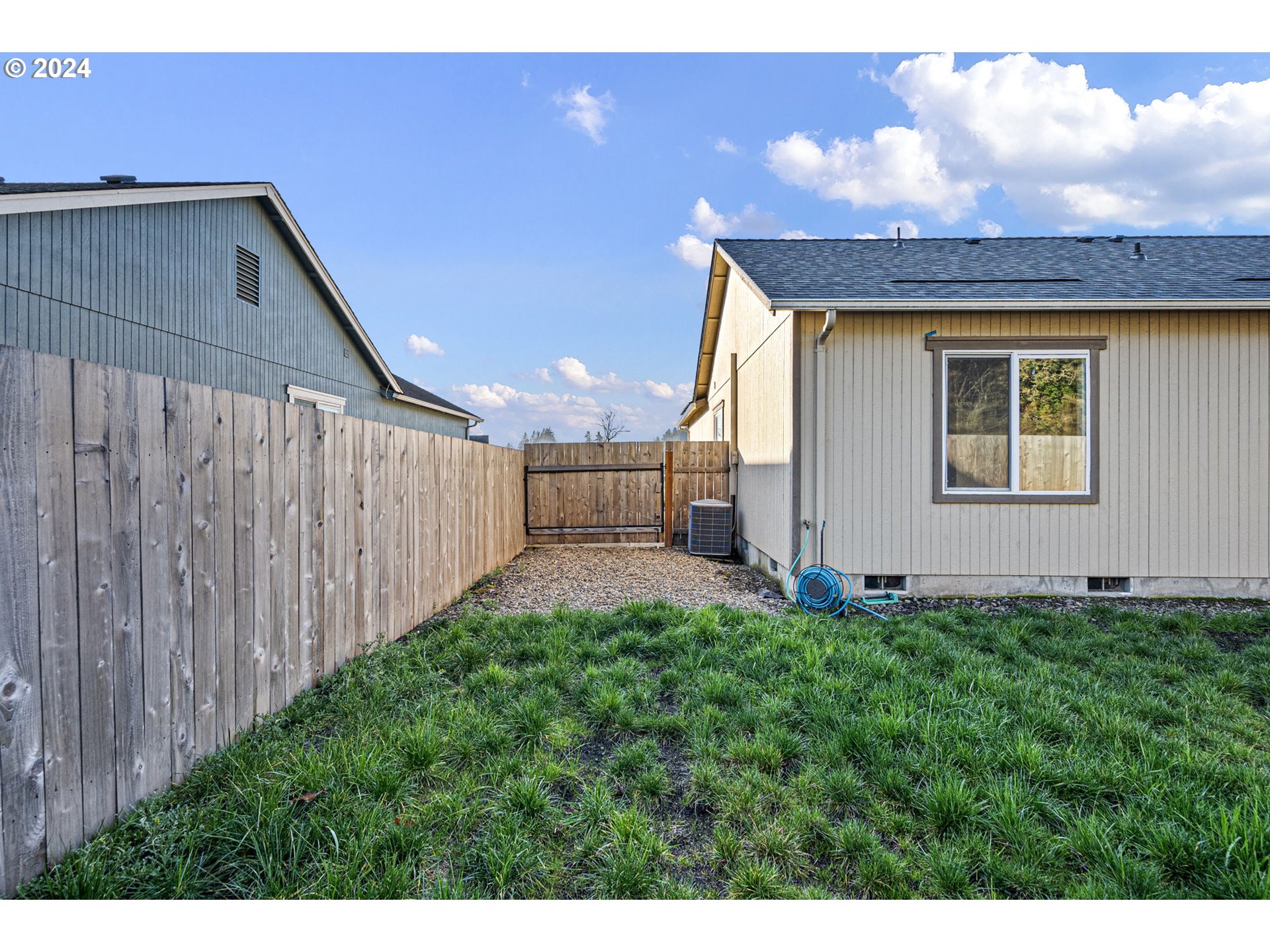 1529 South 59th Street Springfield, OR 97478 - Photo 35 of 38 a view of a backyard