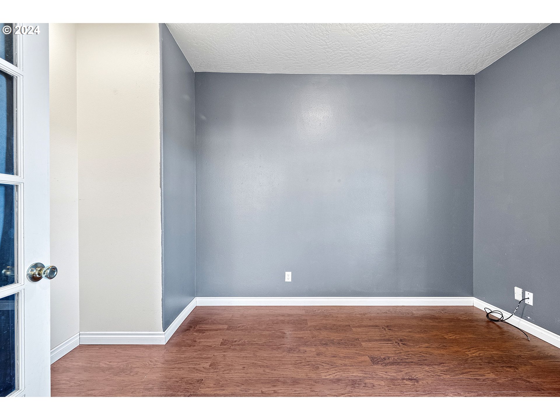 1529 South 59th Street Springfield, OR 97478 - Photo 6 of 38 a view of room with hardwood floor
