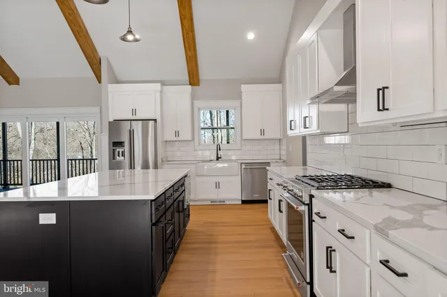 $949,999 | Mistletoe Lane, Shepherdstown, WV 25443