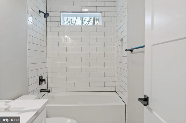 $949,999 | Mistletoe Lane, Shepherdstown, WV 25443