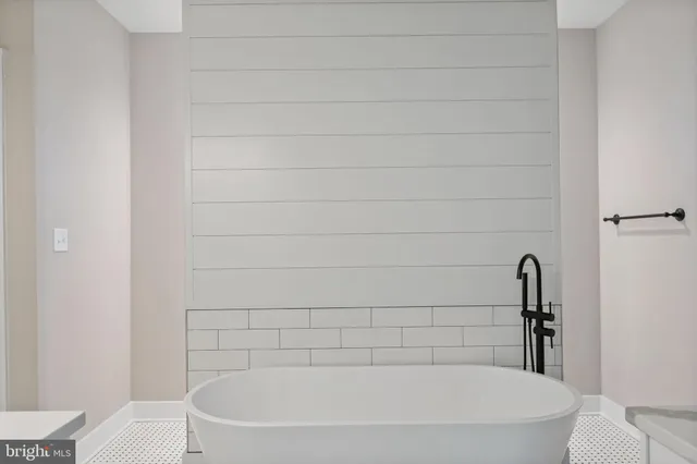 $949,999 | Mistletoe Lane, Shepherdstown, WV 25443