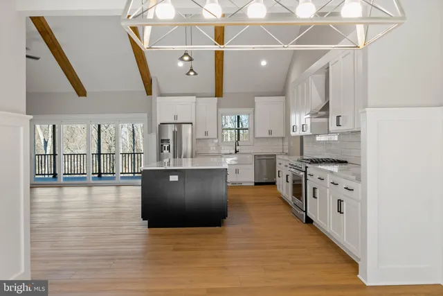 $949,999 | Mistletoe Lane, Shepherdstown, WV 25443