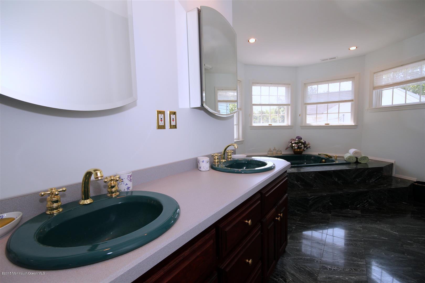 121 Gunwale Road Manahawkin, NJ 08050 - Photo 27 of 36 IMG_4002