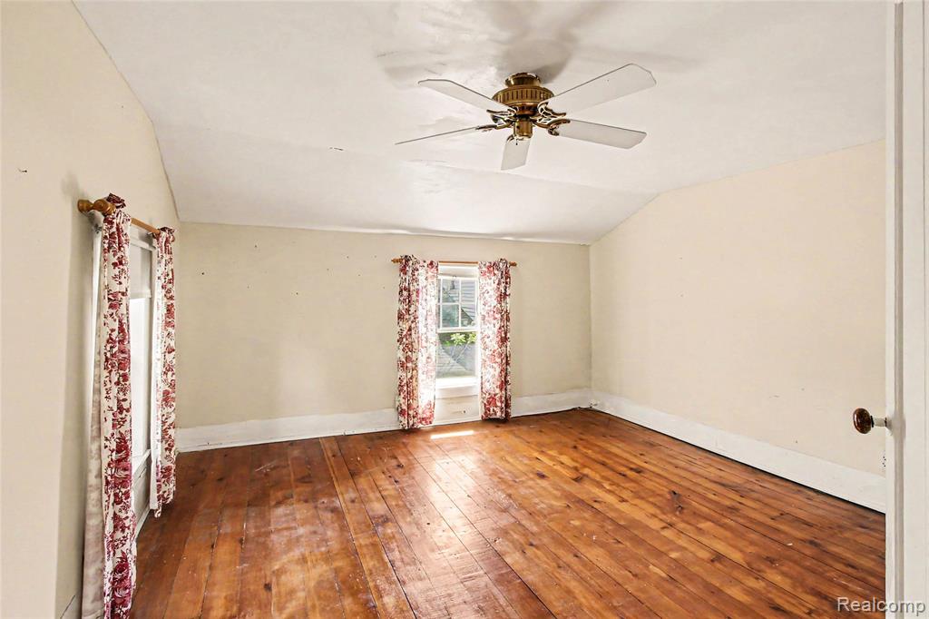 609 Main Street Fenton, MI 48430 - Photo 12 of 26