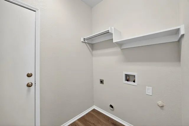 a view of utility room