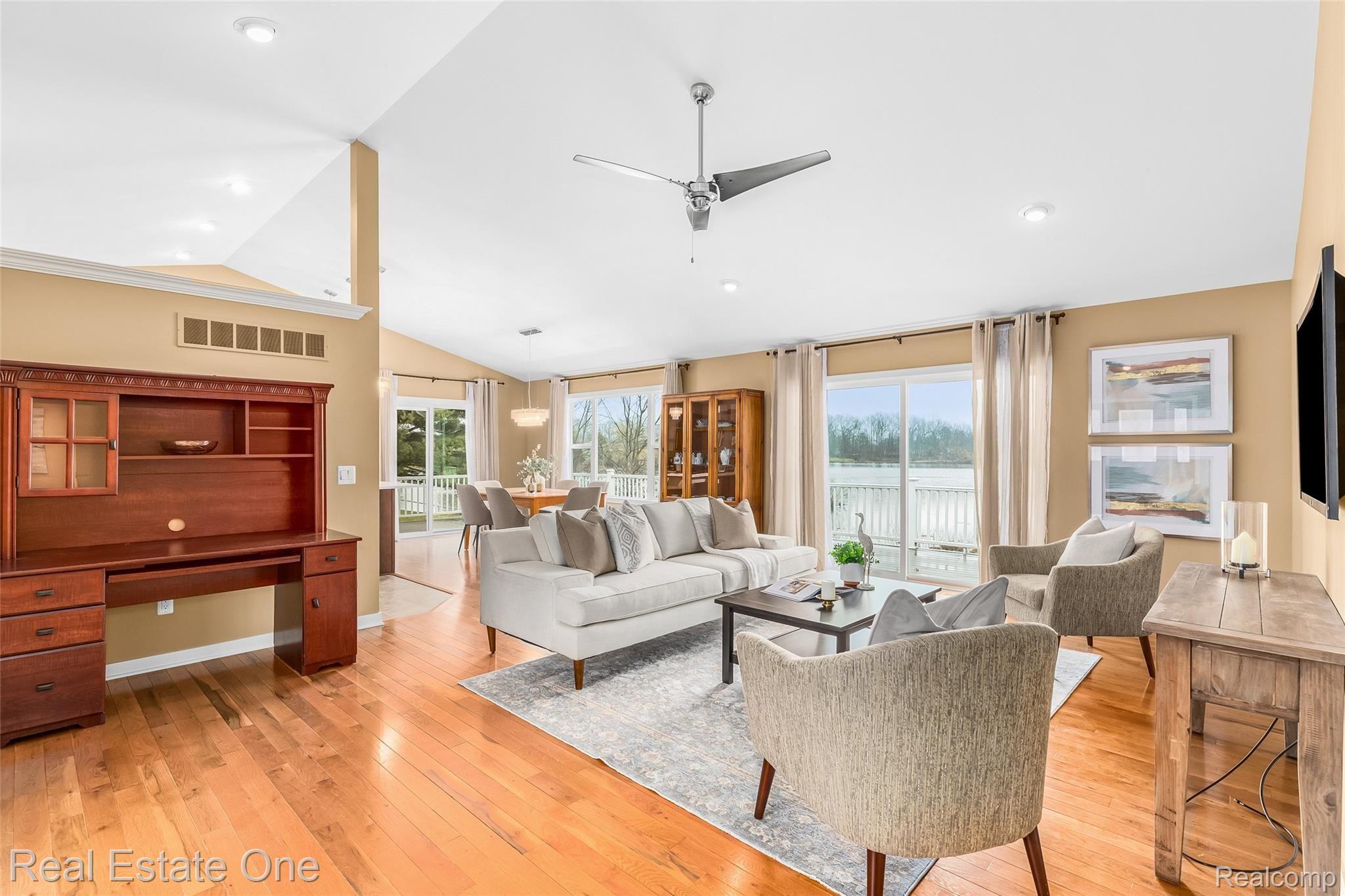 8279 Ridge Road Goodrich, MI 48438 - Photo 17 of 56 17.Living