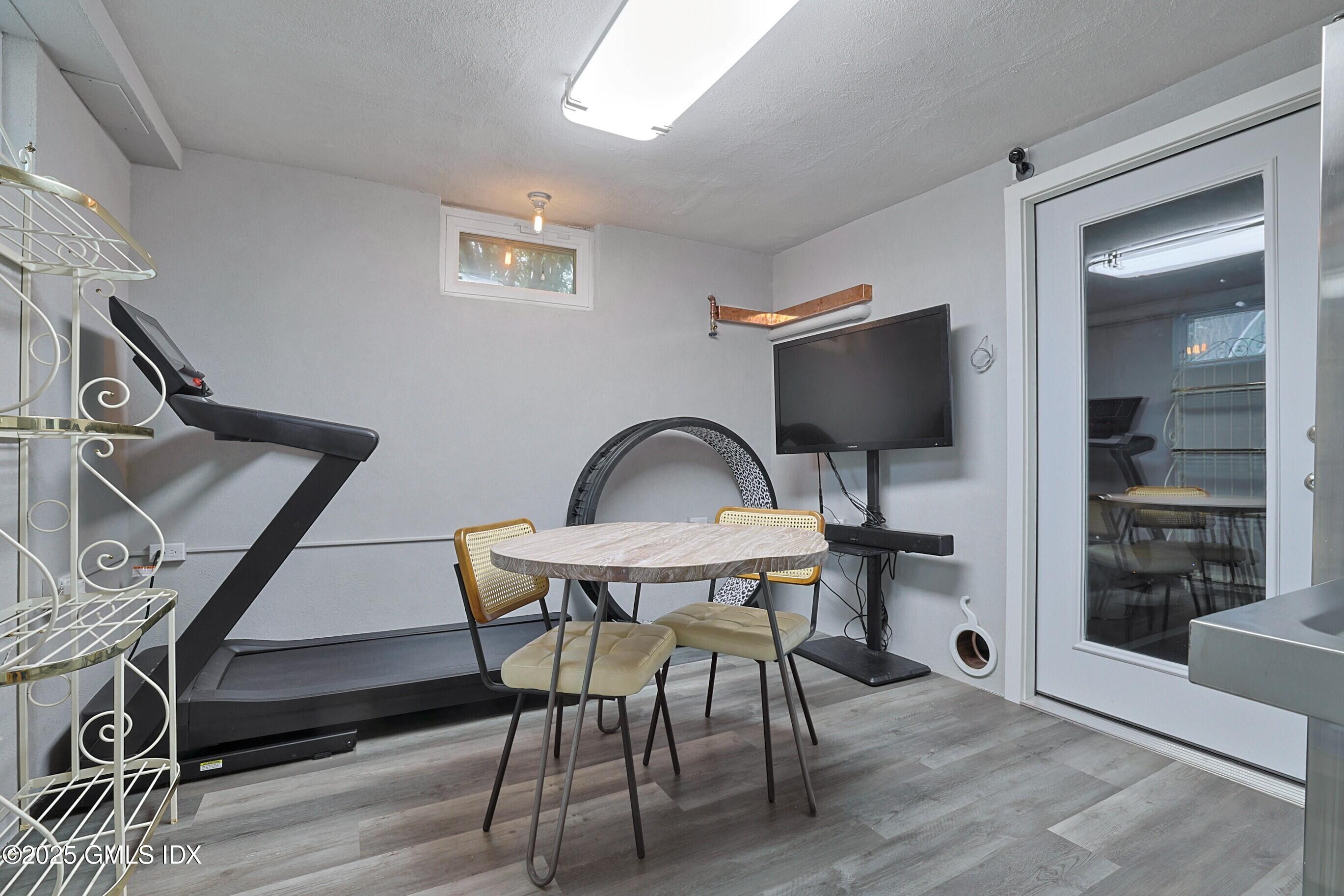 10 Rex Street Greenwich, CT 06831 - Photo 26 of 34 Q67A5833_13875571