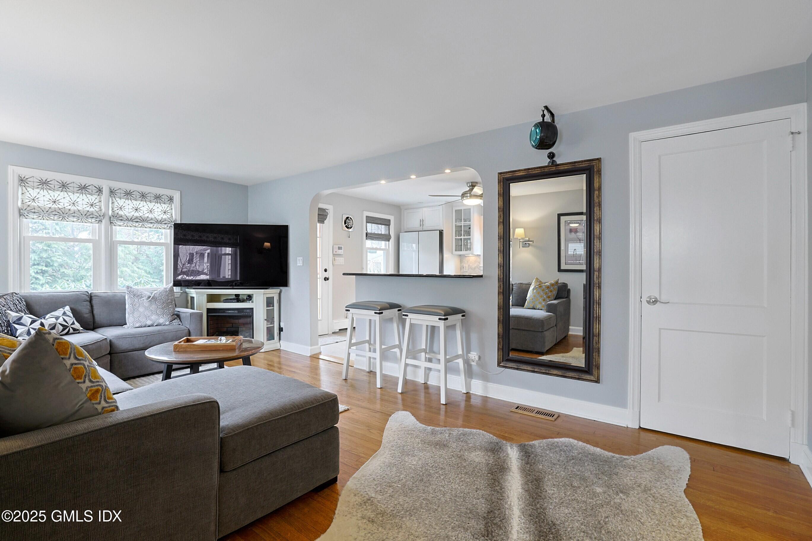 10 Rex Street Greenwich, CT 06831 - Photo 6 of 34 Q67A5796_13875548