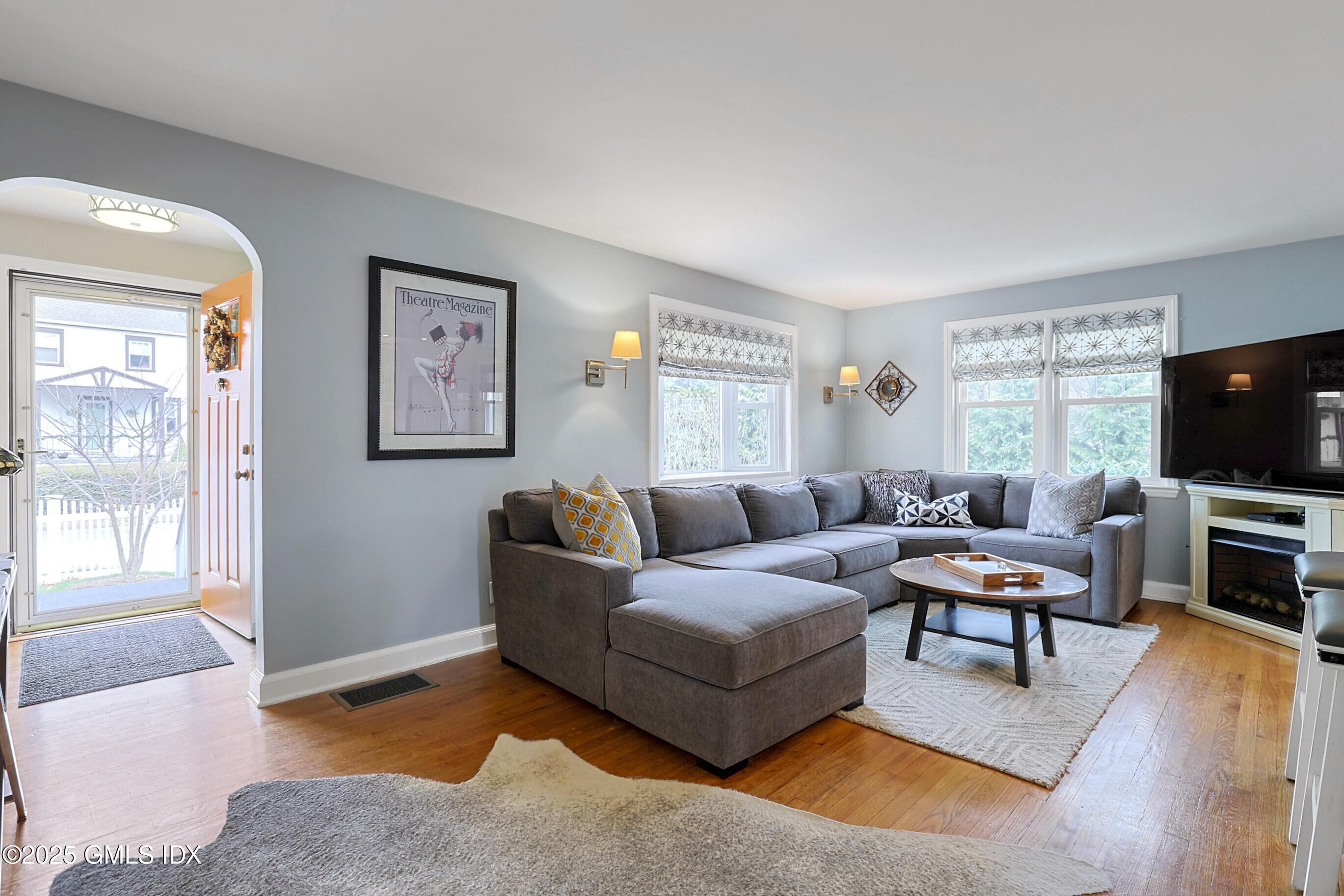 10 Rex Street Greenwich, CT 06831 - Photo 7 of 34 Q67A5797_13875549