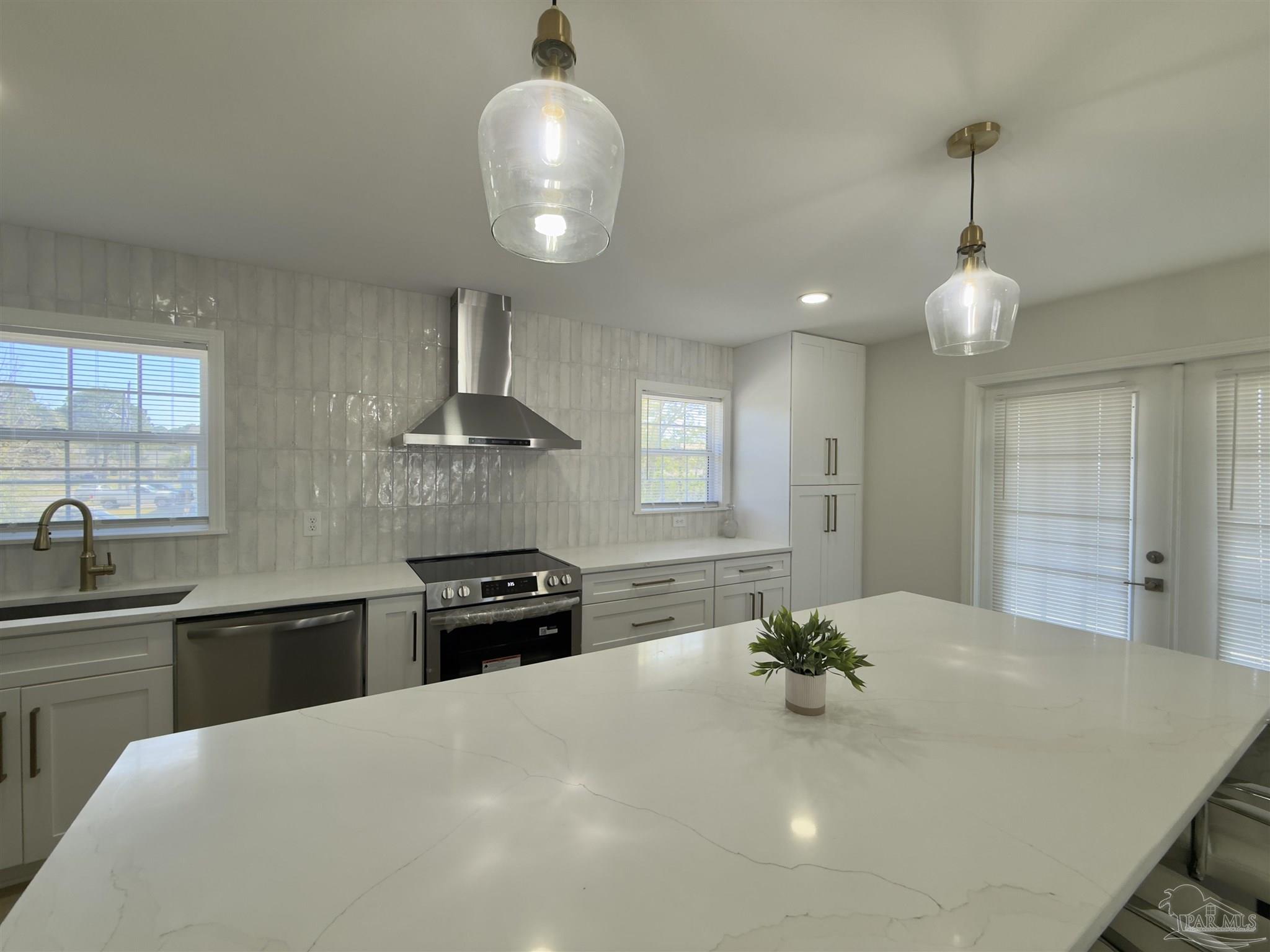 1613 Stanford Road Gulf Breeze, FL 32563 - Photo 11 of 48