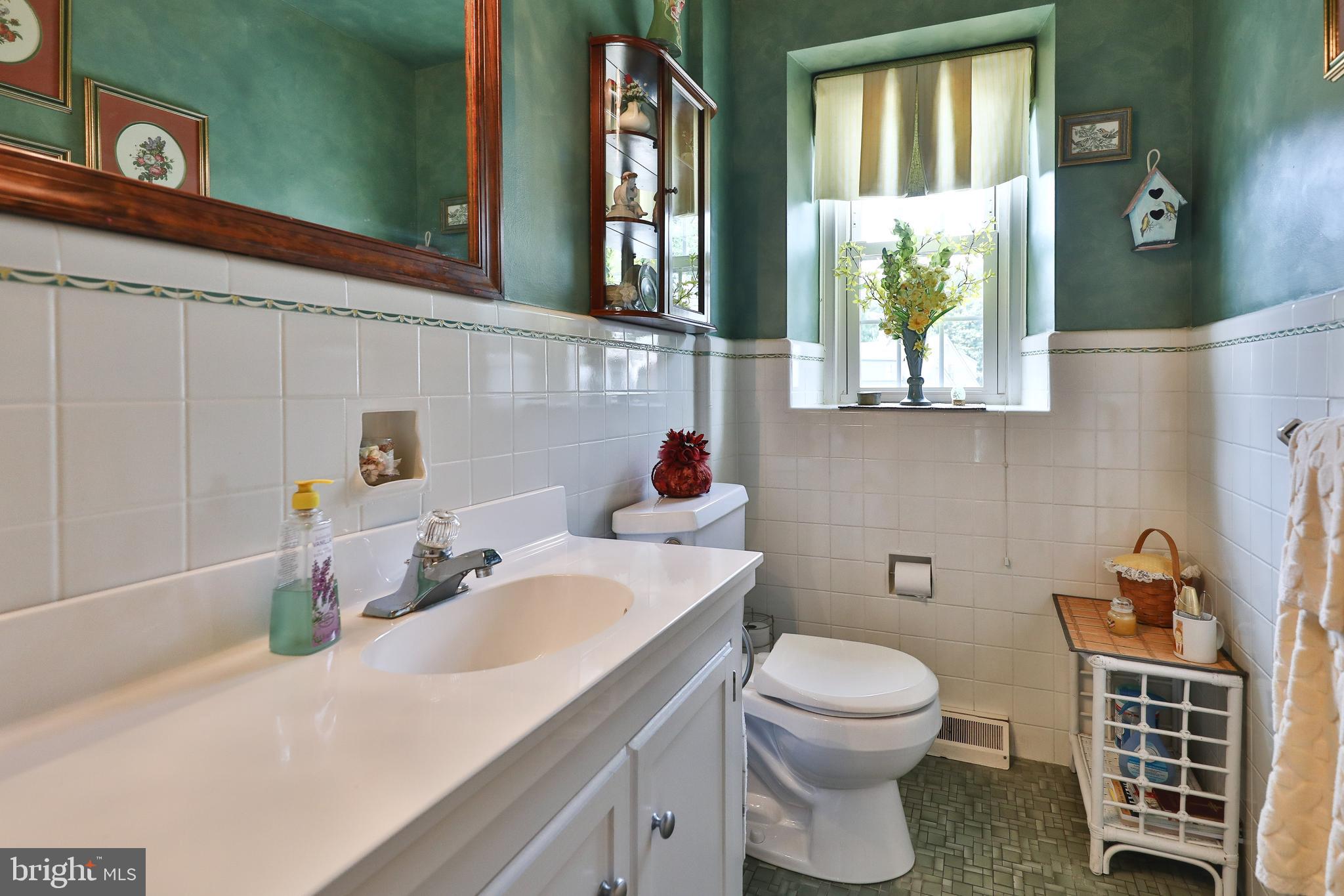 496 Holly Road Blue Bell, PA 19422 - Photo 20 of 37 Gallery Image 20