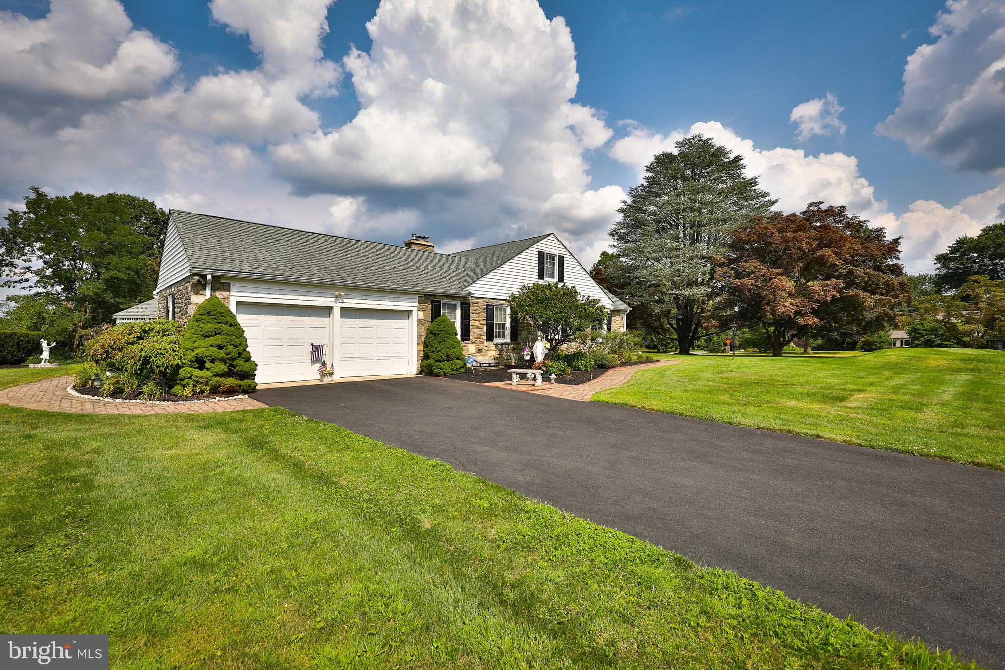 496 Holly Road Blue Bell, PA 19422 - Photo 3 of 37 Gallery Image 3