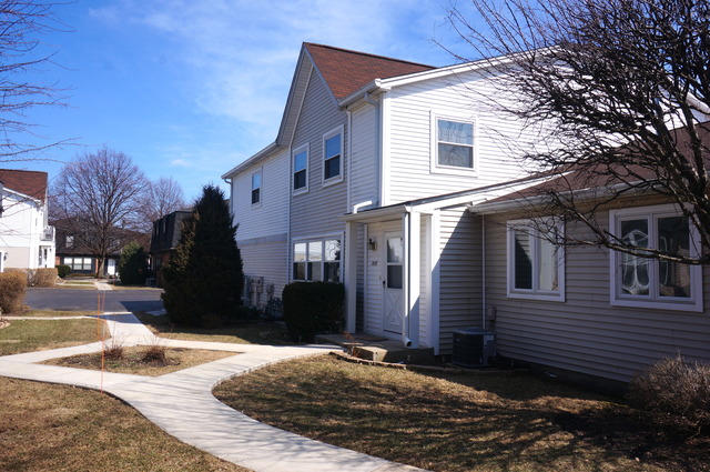 1438 Inverrary Lane Deerfield, IL 60015 - Photo 1 of 18