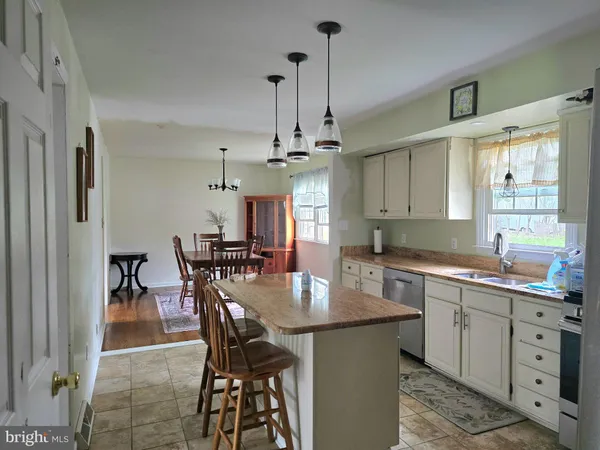 $385,000 | 902 Clydesdale Drive, Bear, DE 19701