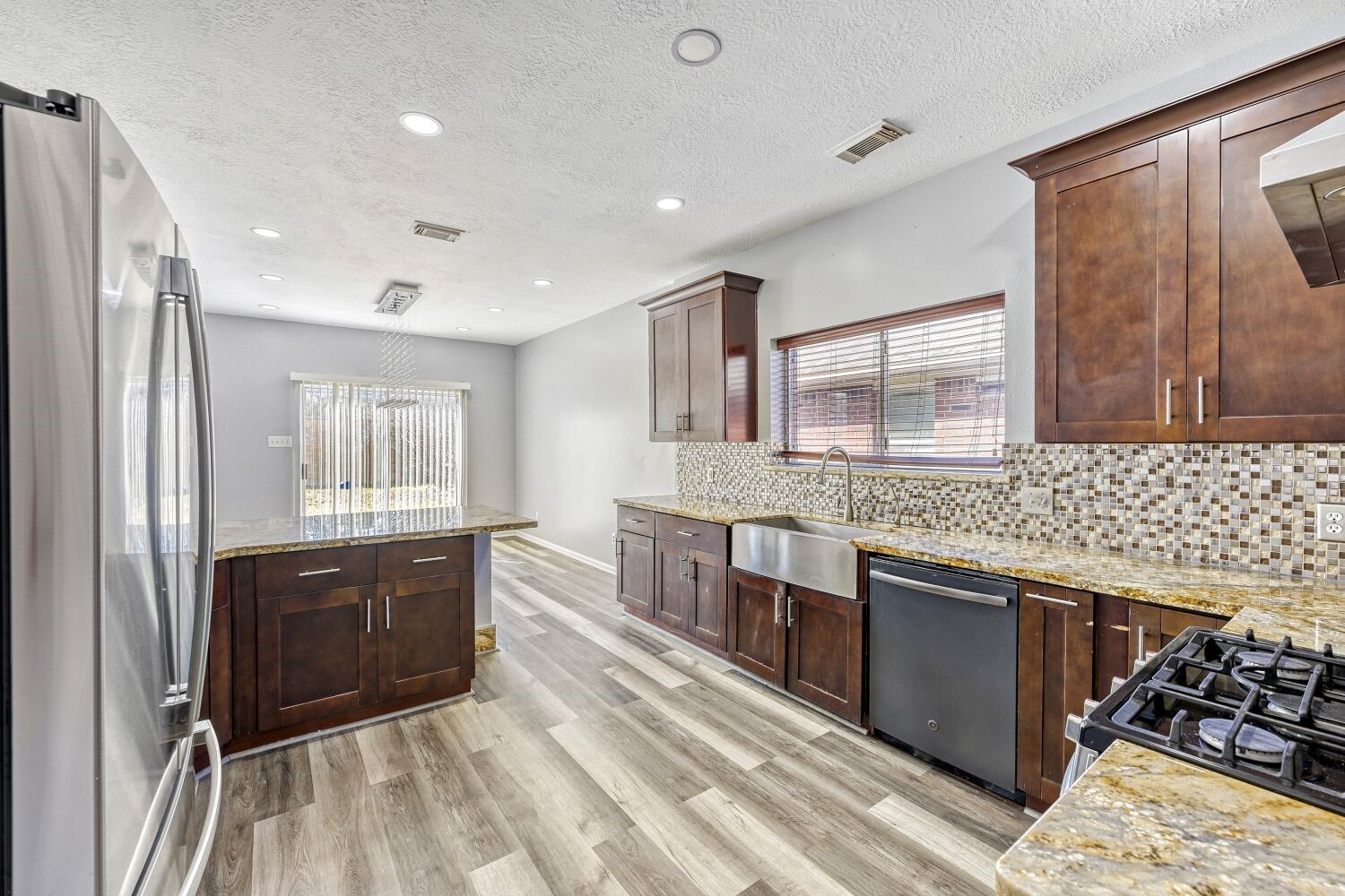 9351 Royal Way Houston, TX 77083 - Photo 11 of 22 Another view of the kitchen