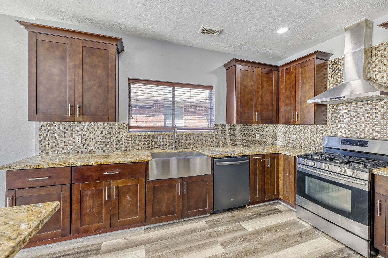 9351 Royal Way Houston, TX 77083 - Photo 12 of 22 Another view of kitchen