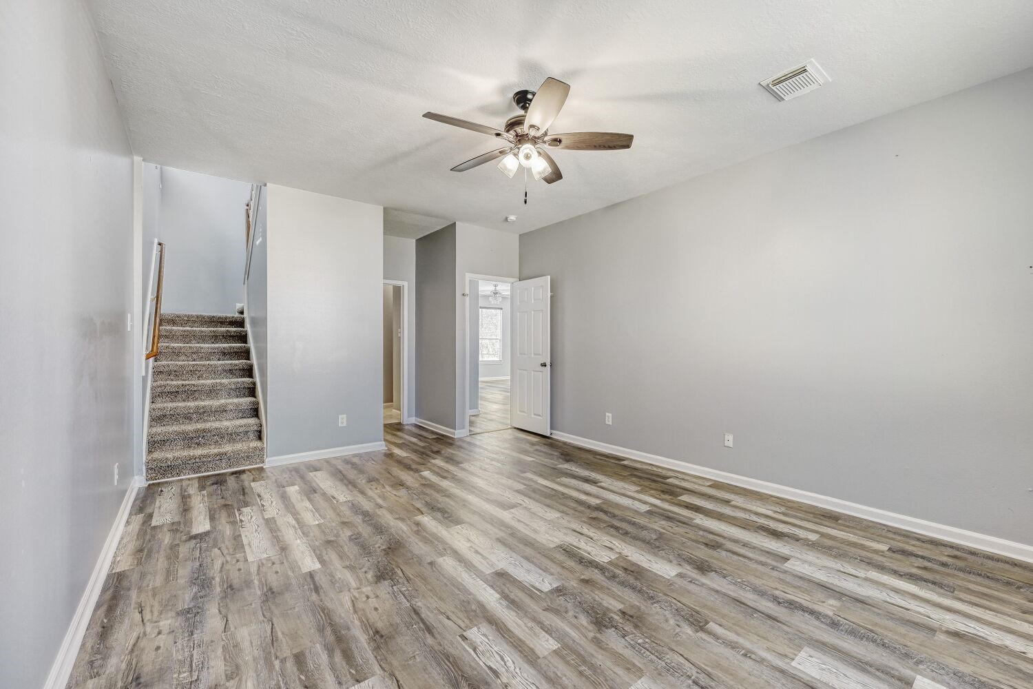 9351 Royal Way Houston, TX 77083 - Photo 8 of 22 Another view of downstairs primary bedroom