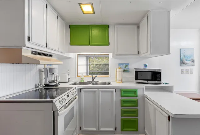 $495,000 | 701 Spanish Main Drive, Unit 182, Cudjoe, FL 33042