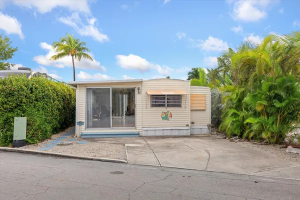 $485,000 | 701 Spanish Main Drive, Unit 182, Cudjoe, FL 33042