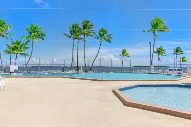 $495,000 | 701 Spanish Main Drive, Unit 182, Cudjoe, FL 33042