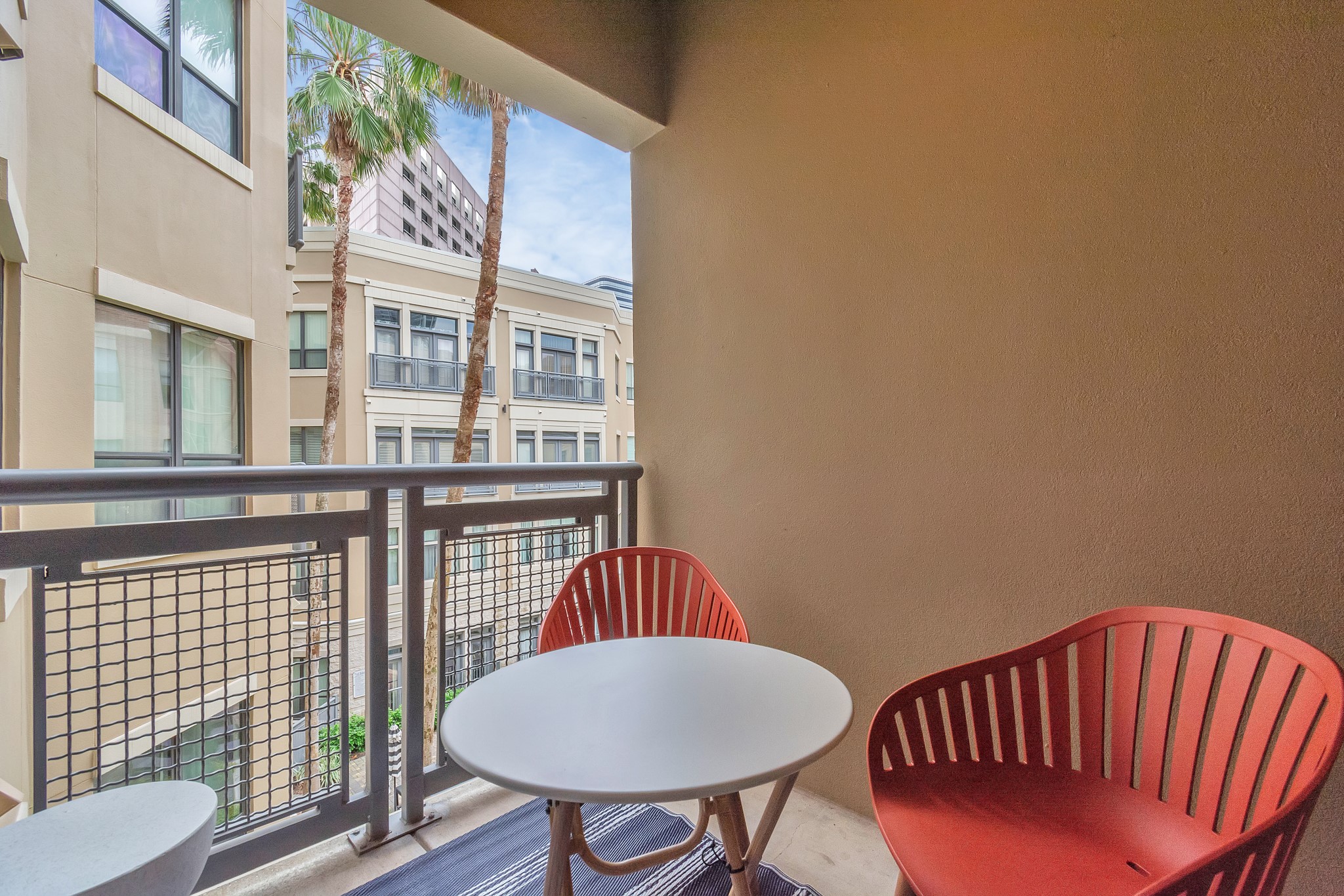 1901 Post Oak Boulevard, Unit 3113 Houston, TX 77056 - Photo 10 of 34 The high ceilings, neutral color palette with pops of color and natural light create a cozy and light space.